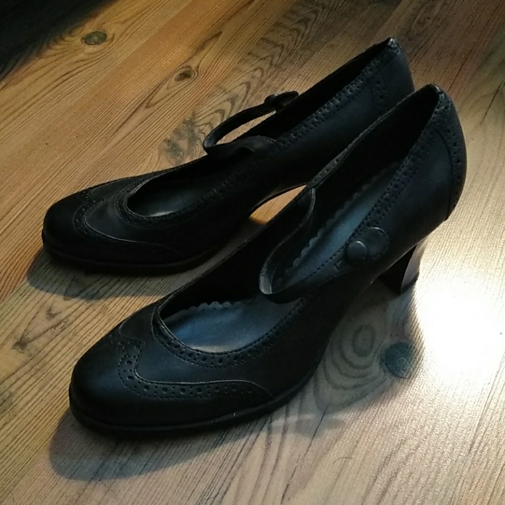 2" heel dress shoe